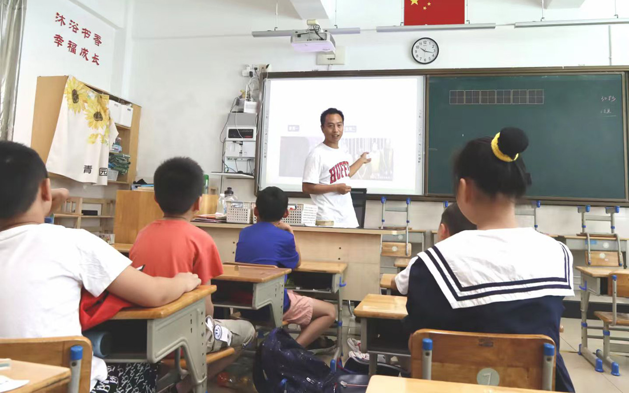 合浦钟公庙中心小学